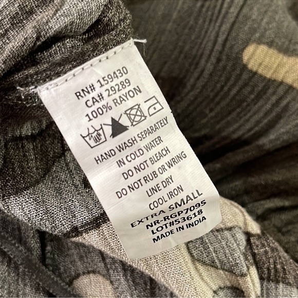 ❤️ ELAN Camo Capri Jumpsuit with pockets Size XS - Picture 7 of 7